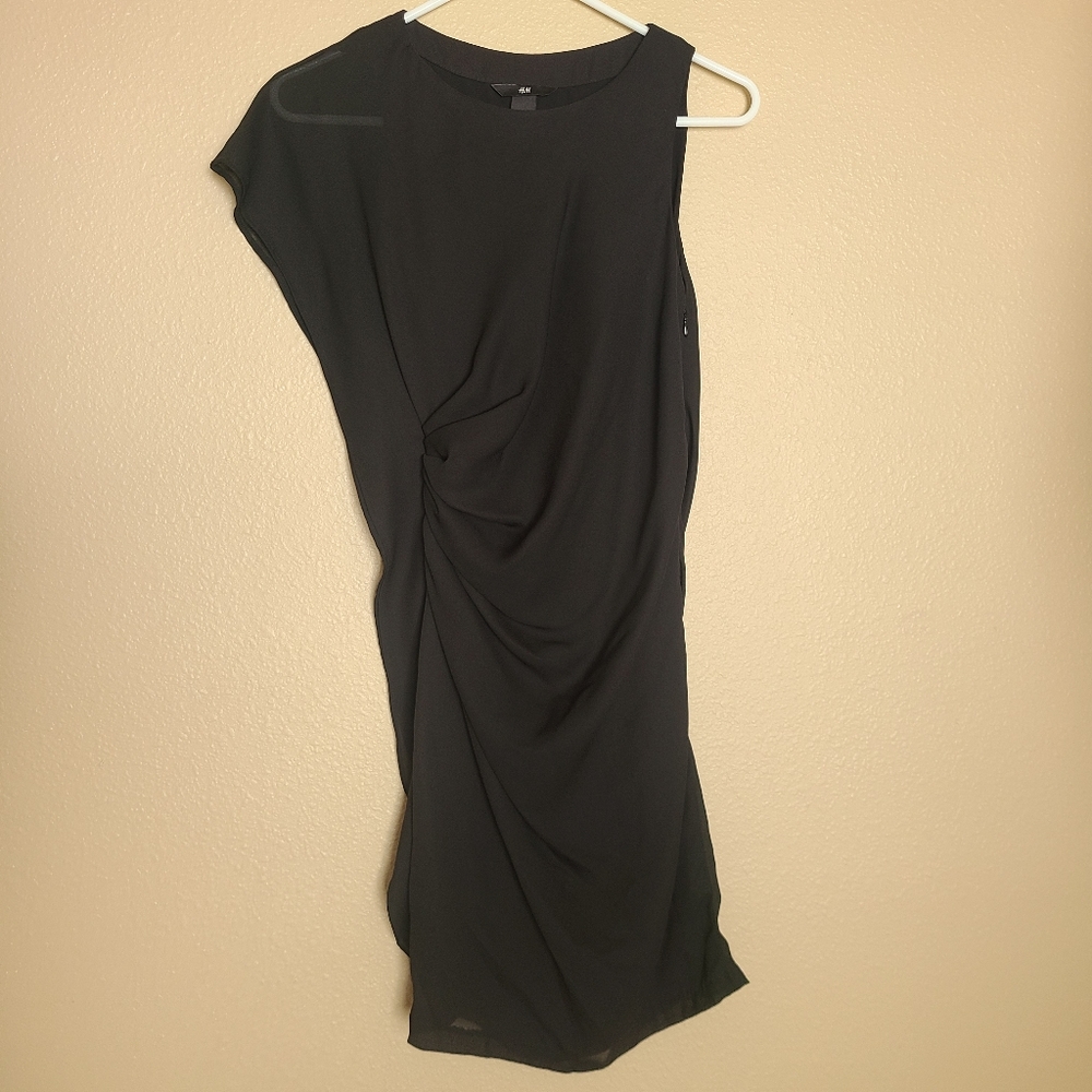 Womens H&M black dress size 2